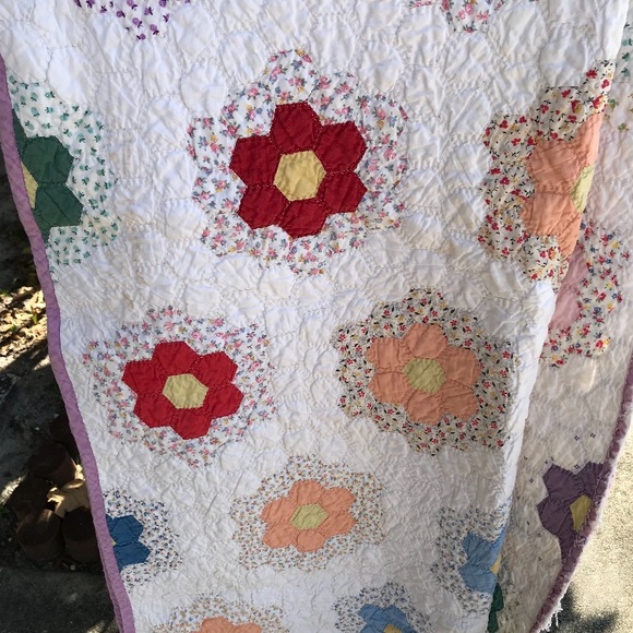 Antique 2 twin quilts from 1933 - Picture 4 of 4